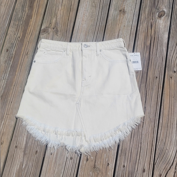 Free People Dresses & Skirts - Stylish Cream Frayed Hem Women's Shorts